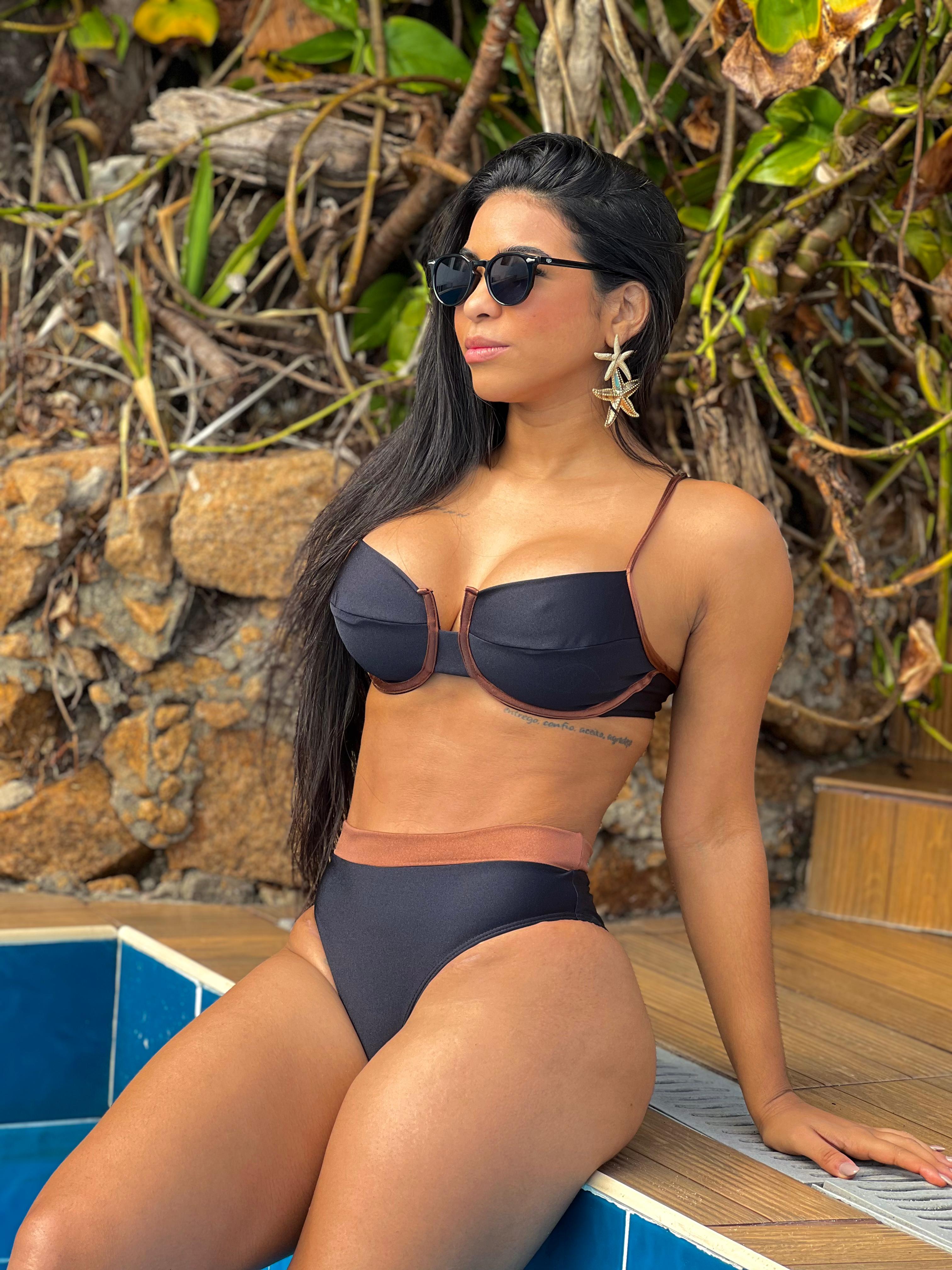 Conjunto Brisa Top Meia Taça Monique + Calcinha Hot Pant