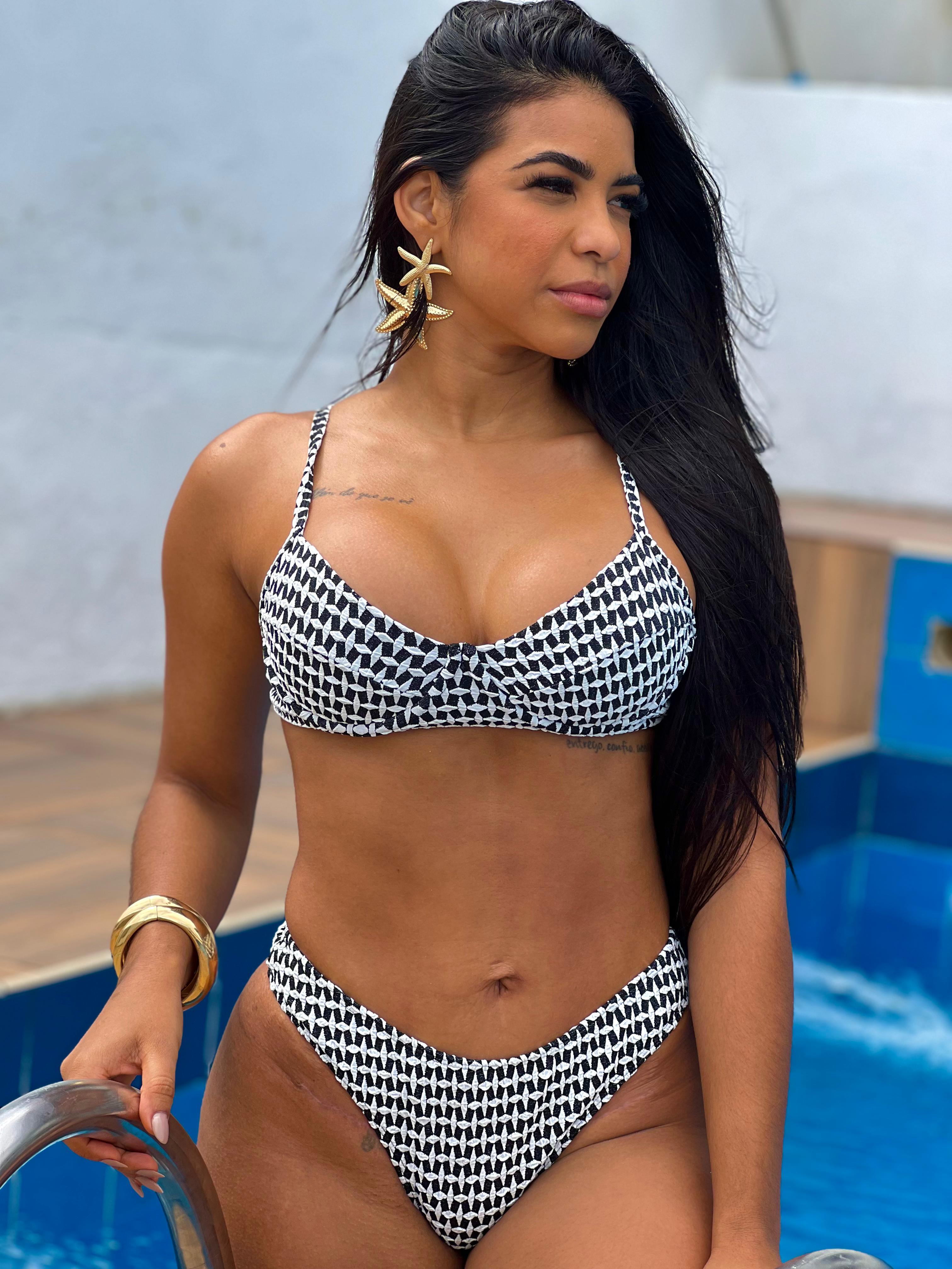 Conjunto Top Meia Taça + Calcinha Asa Delta Crochet All Black