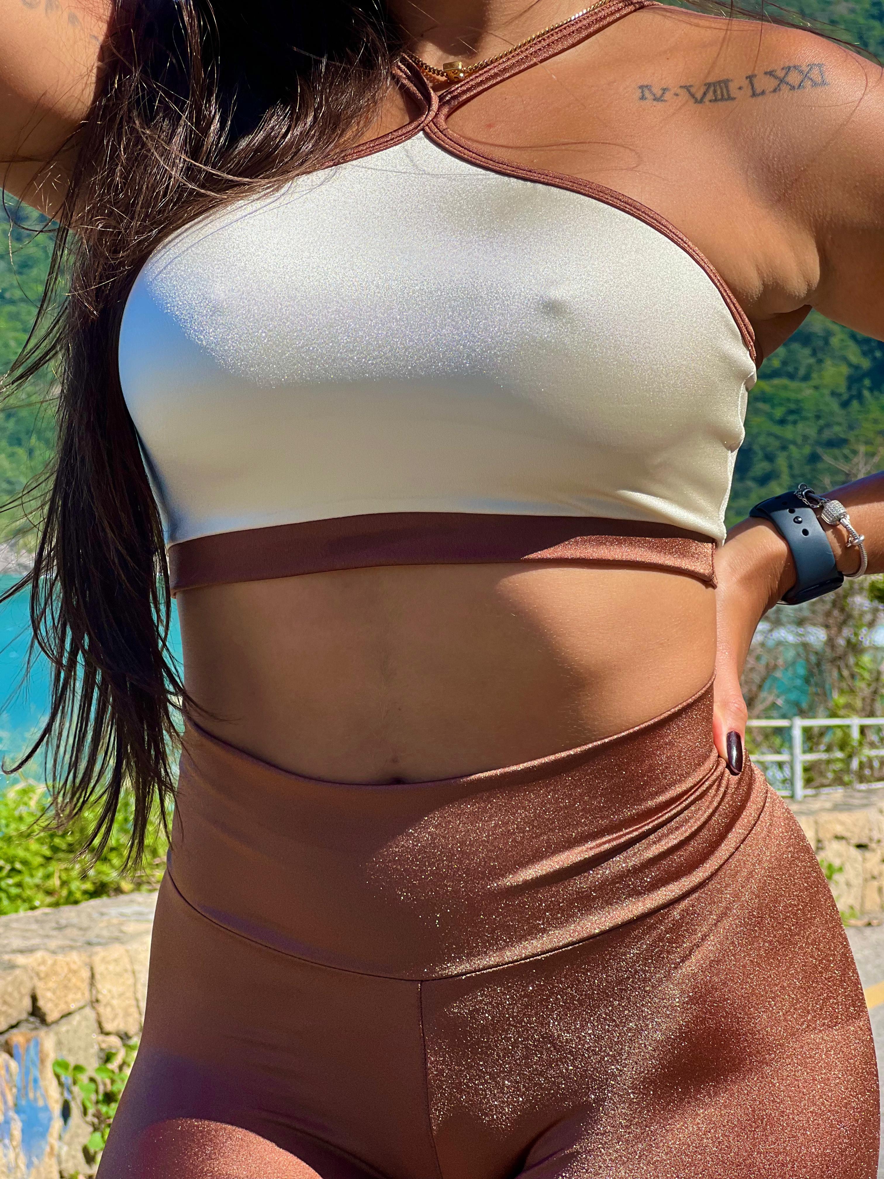 Top Simone Marrom Fit